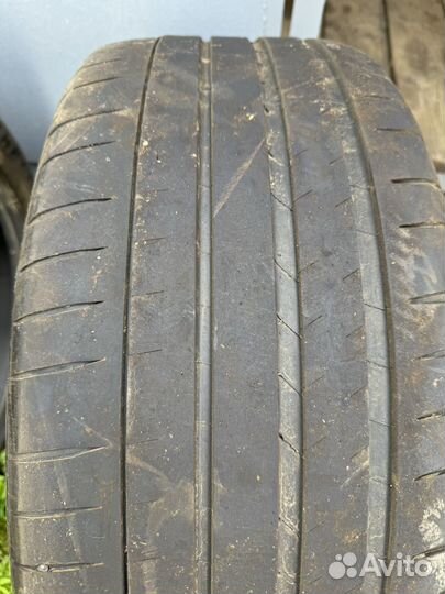 Michelin Pilot Sport 4 255/45 R20