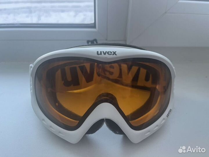 Горнолыжные очки uvex