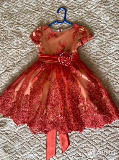 Нарядное платье