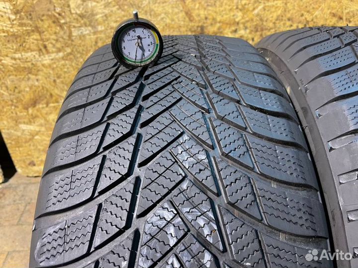 Bridgestone Blizzak LM-001 235/55 R18