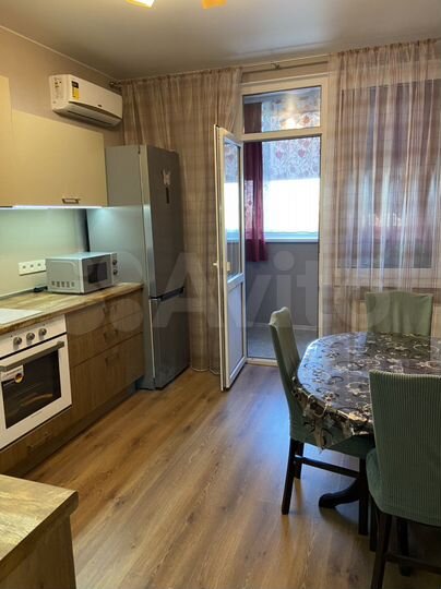 2-к. квартира, 72 м², 1/6 эт.