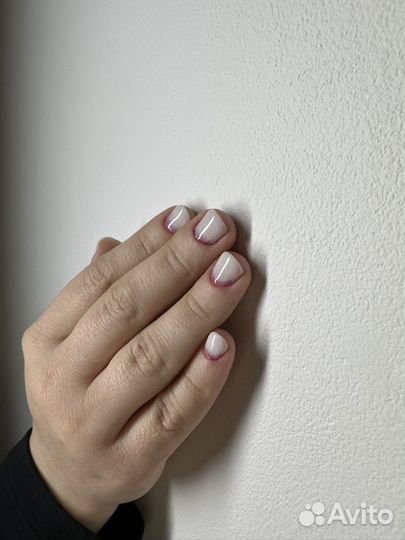 Нужна модель на маникюр