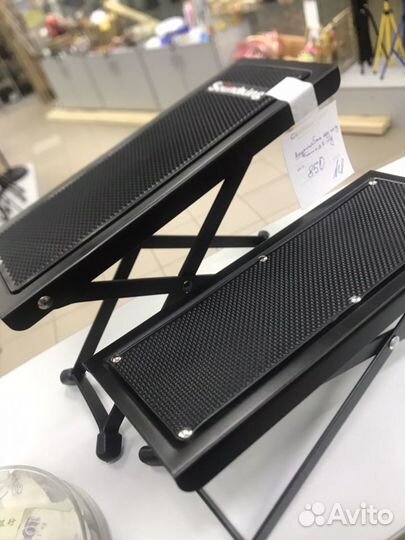 Подставка под ногу гитариста