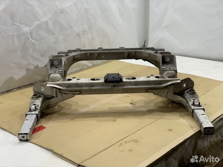 Передний подрамник Mercedes W213 2021 4Matic