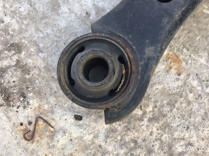 Рычаг нижний правый toyota corona st-190