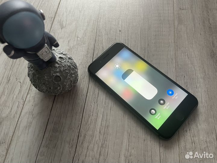 iPhone 8