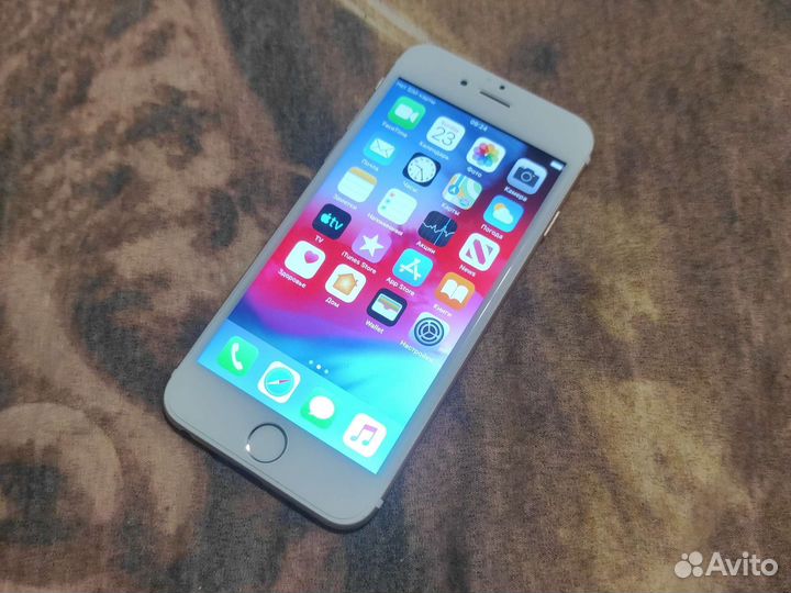 Телефон iPhone 6 1/16