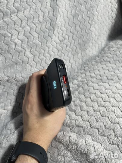 Повербанк Hoco j76 с беспроводной зарядкой