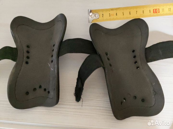 Щитки для занятий футболом