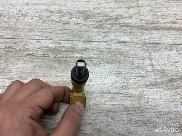 Форсунка топливная Toyota Avensis универсал