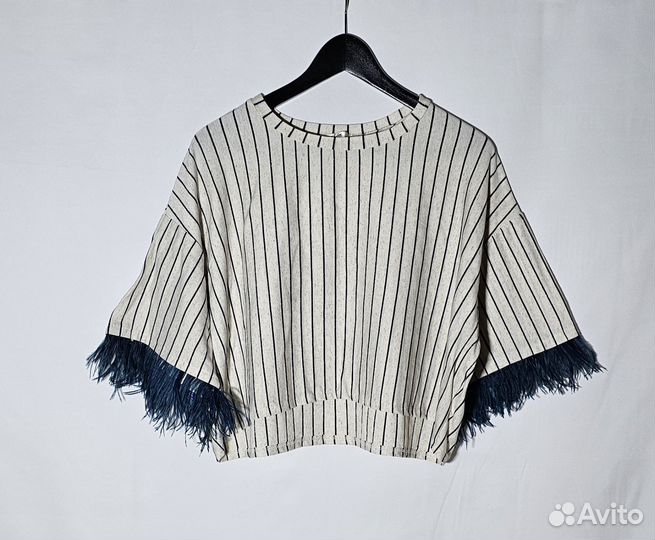 Свитшот с перьями 44/46 новый