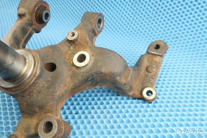 Кулак поворотный задний левый VW Golf 6