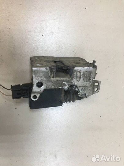 Замок задней левой двери Renault Logan