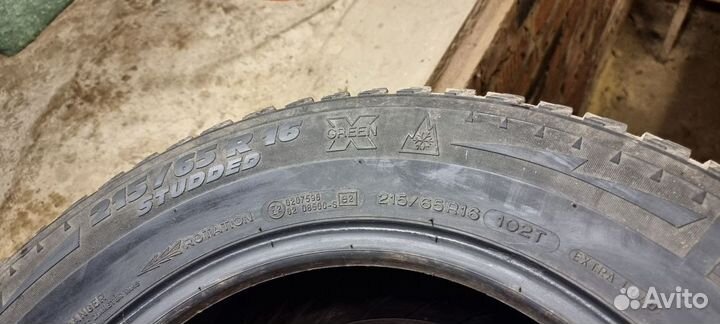 Michelin X-Ice North XIN2 215/65 R16