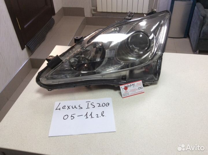Фара Lexus IS200 модель 05-11 г. в