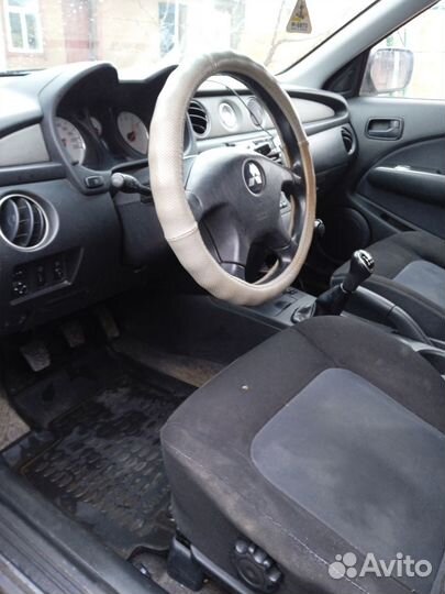 Mitsubishi Outlander 2.0 МТ, 2007, 290 000 км