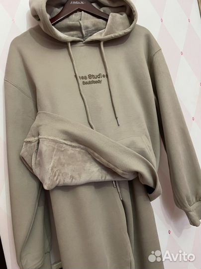 Женский спортивный костюм