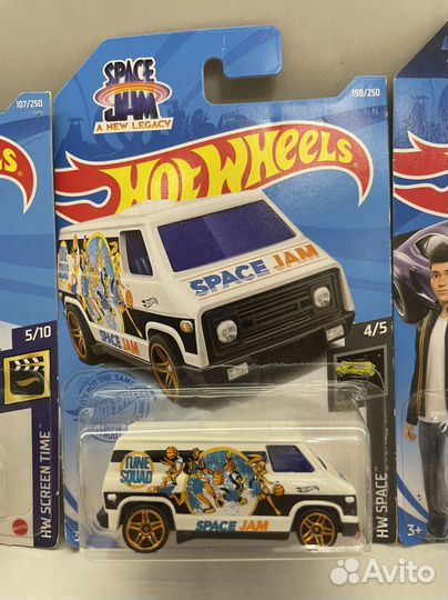 Hot wheels scooby doo/ space jam/ spy racers