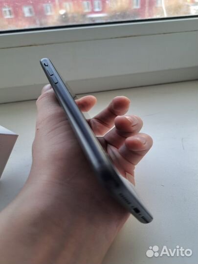 iPhone SE, 128 ГБ