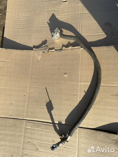 Трубка кондиционера Kia Sorento 1