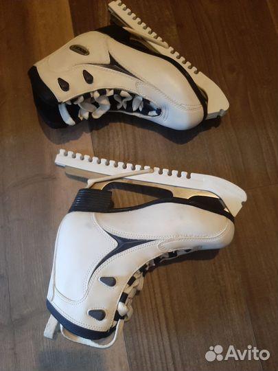 Коньки женские 37 38 размер