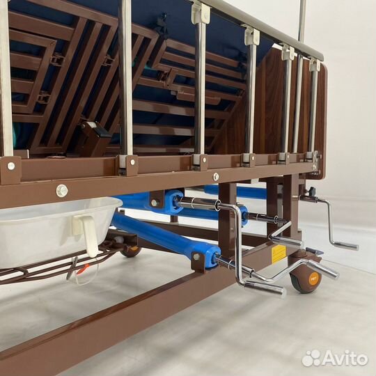 Мед.кровать c переворотом и туалетом MET remeks