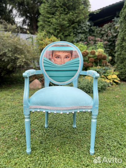 Мягкий стул, полукресло, стул-медальон