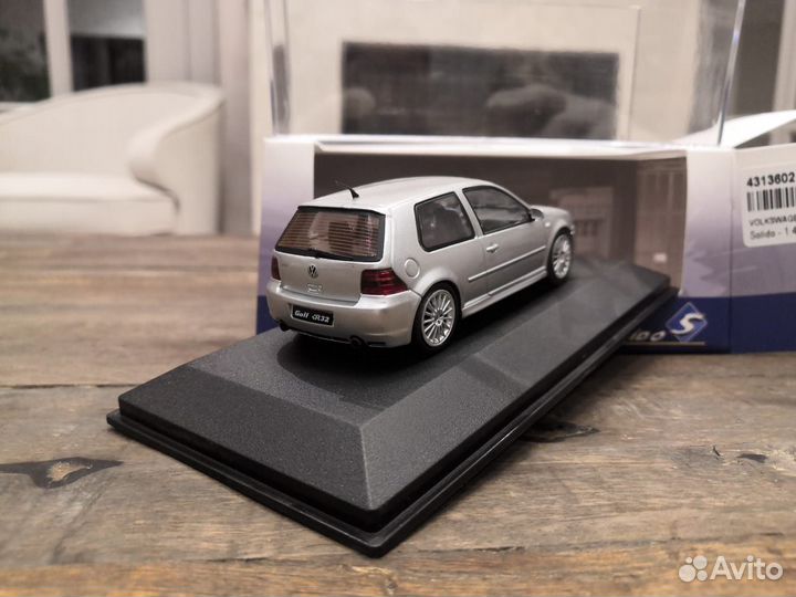 Volkswagen Golf 4 r32 1/43 Solido