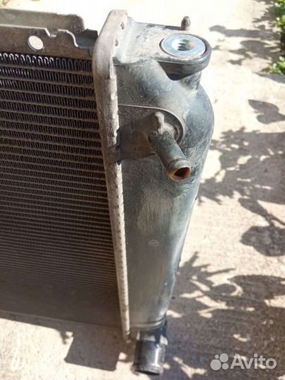 Радиатор охлаждения Toyota RAV4 422133-5140