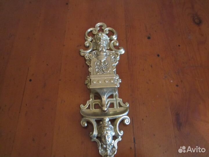 Бронзовый спичечник