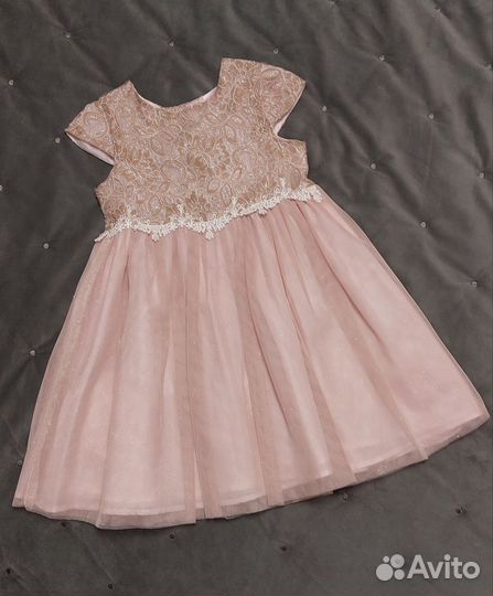 Платья и другое для девочки р. 110