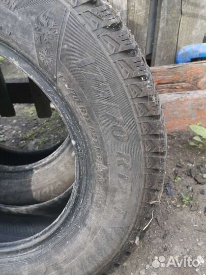 Motomaster AW2 17.5/70 R13