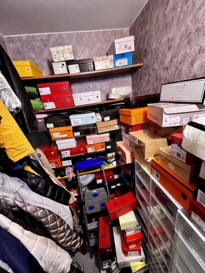 2-к. квартира, 57 м², 1/12 эт.