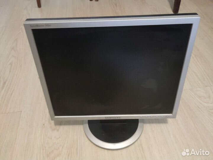 Монитор Samsung 740N 17