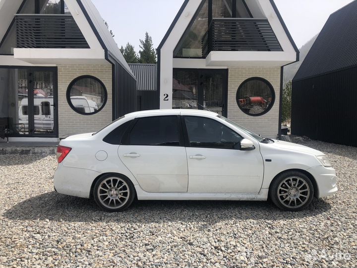 LADA Granta 1.6 МТ, 2016, битый, 140 000 км