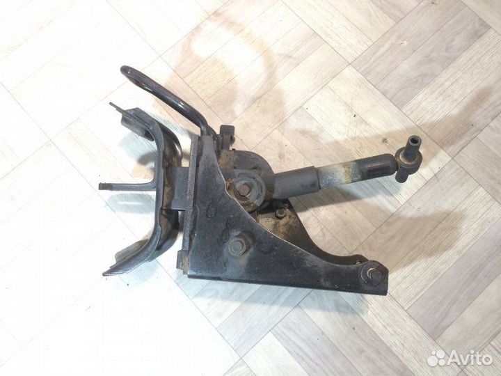 Подушка кабины левая Mazda Titan 89-97гв