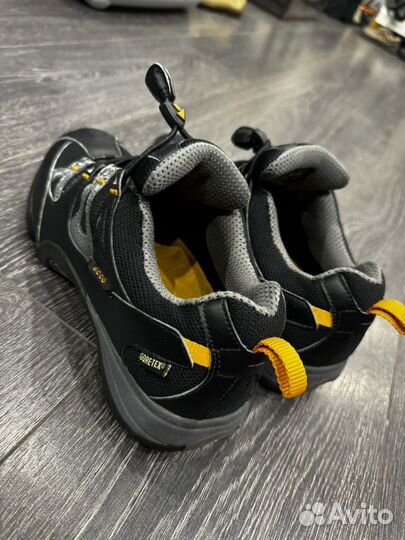 Кроссовки ecco 40