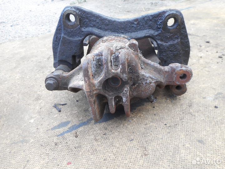 Volvo s40 32328113/4 суппорт передний со скобой