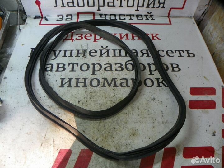 Уплотнитель багажника Audi A1