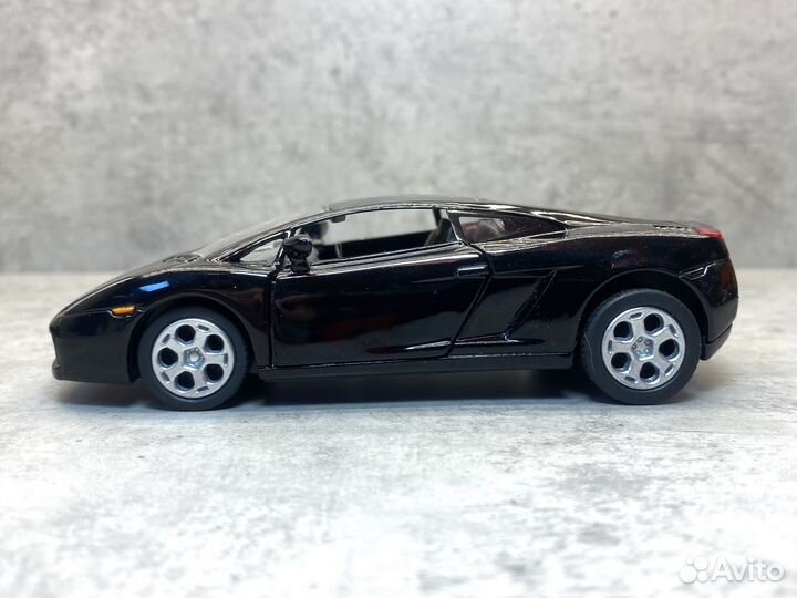Модель lamborghini Gallardo 1:32 Kinsmart