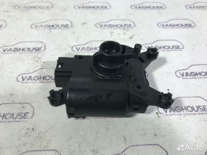 Моторчик заслонки печки Audi Q7 4.2 BAR 2006