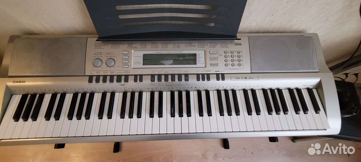 Синтезатор Casio wk 200 со складной стойкой
