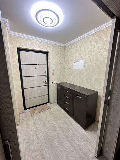 2-к. квартира, 71 м², 6/10 эт.