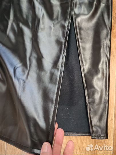 Юбка под кожу. Миди с разрезом