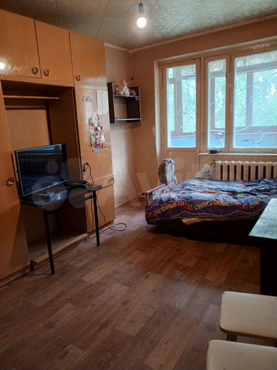 1-к. квартира, 327 м², 5/5 эт.