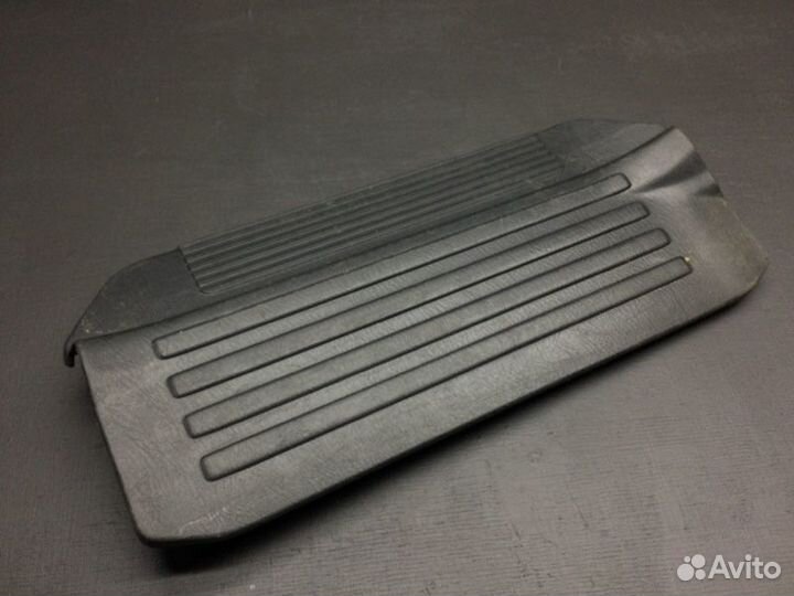 Накладка порога (внутренняя) задняя левая Nissan