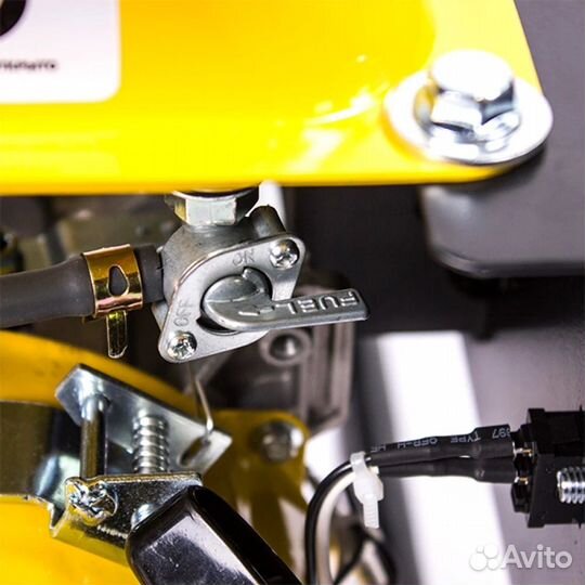 Бензиновый генератор champion GG 1000