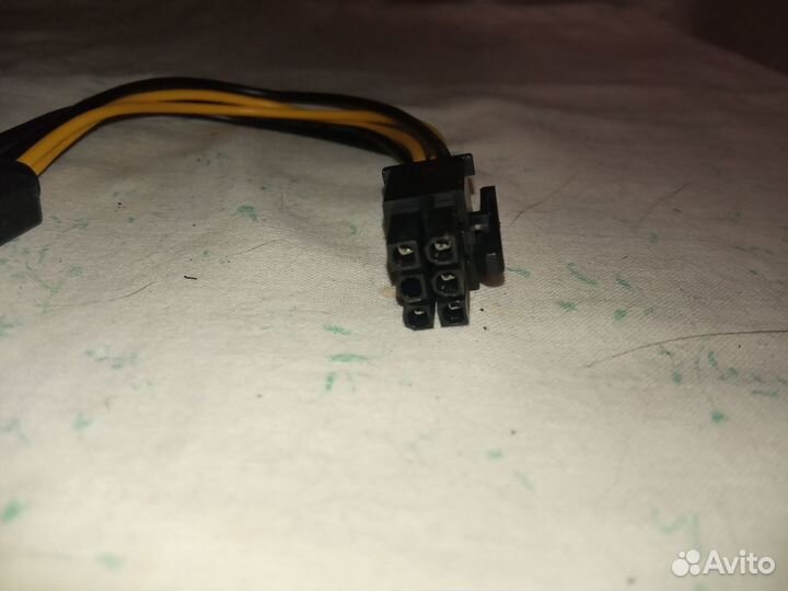 Адаптер питания SATA