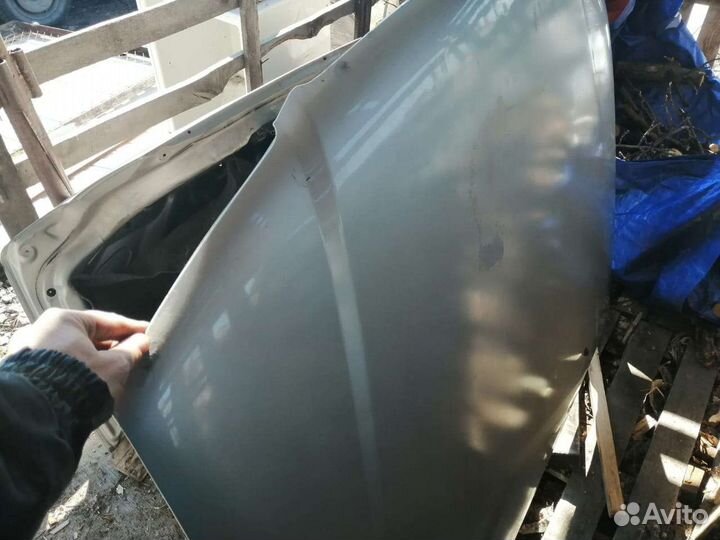 Капот Nissan Bluebird