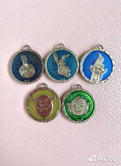 Амулеты медальоны фишки из коллекции Шрека